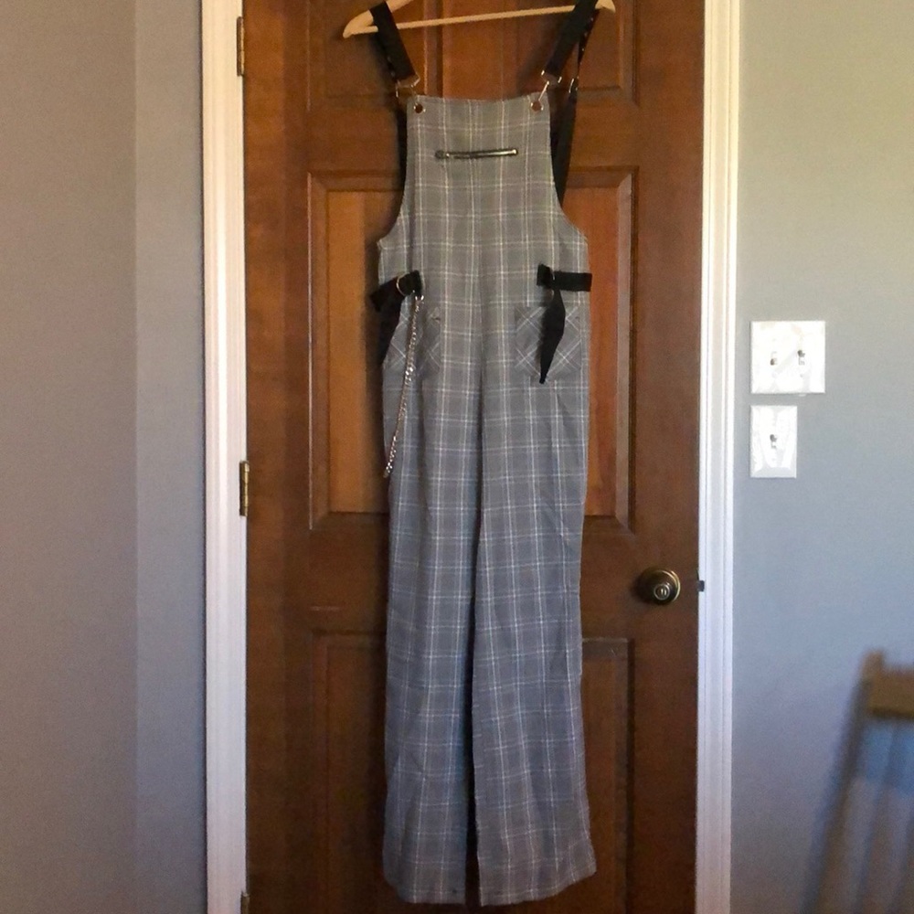 Plaid overalls! 😃